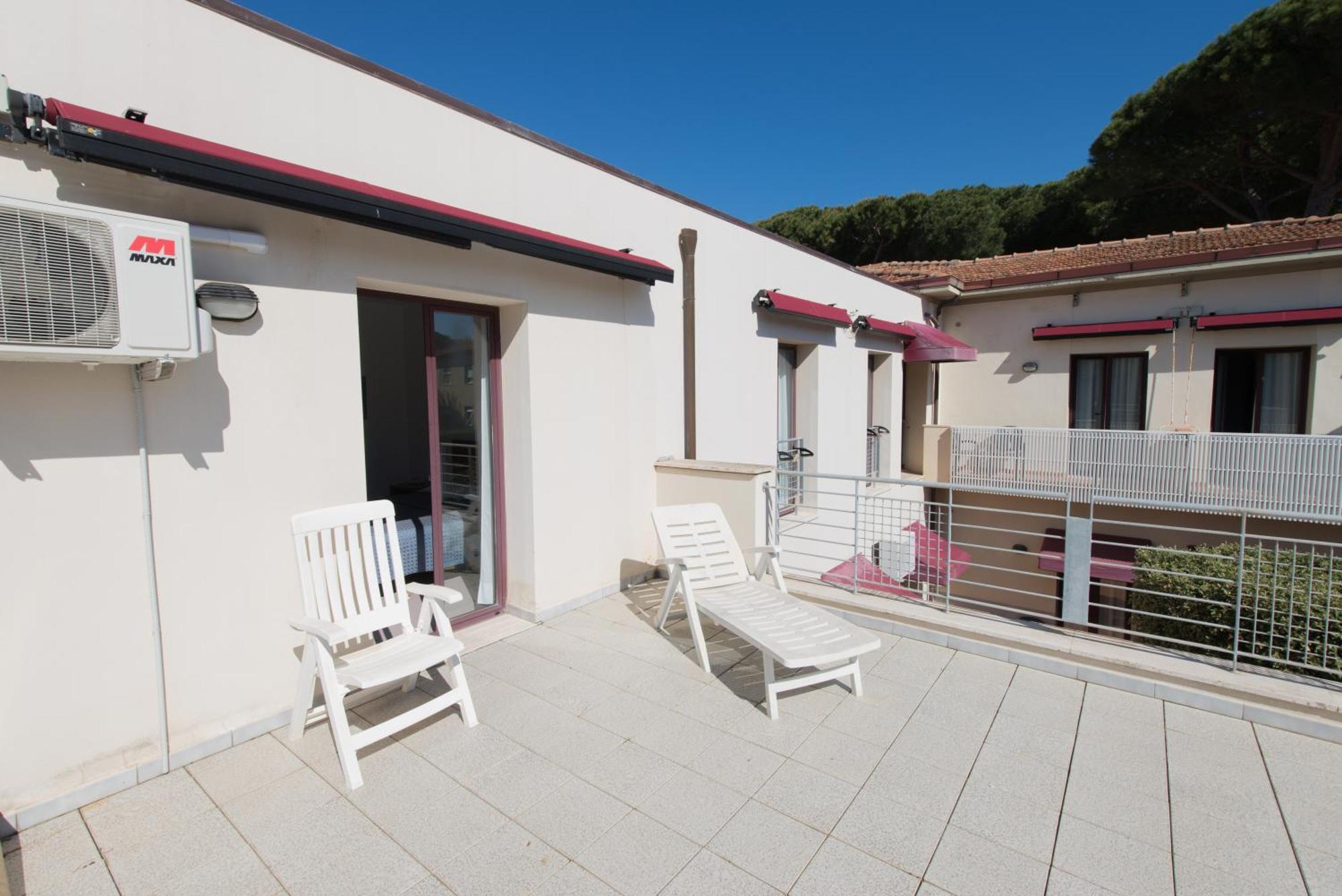 Hotel Kon Tiki San Vincenzo Oda fotoğraf
