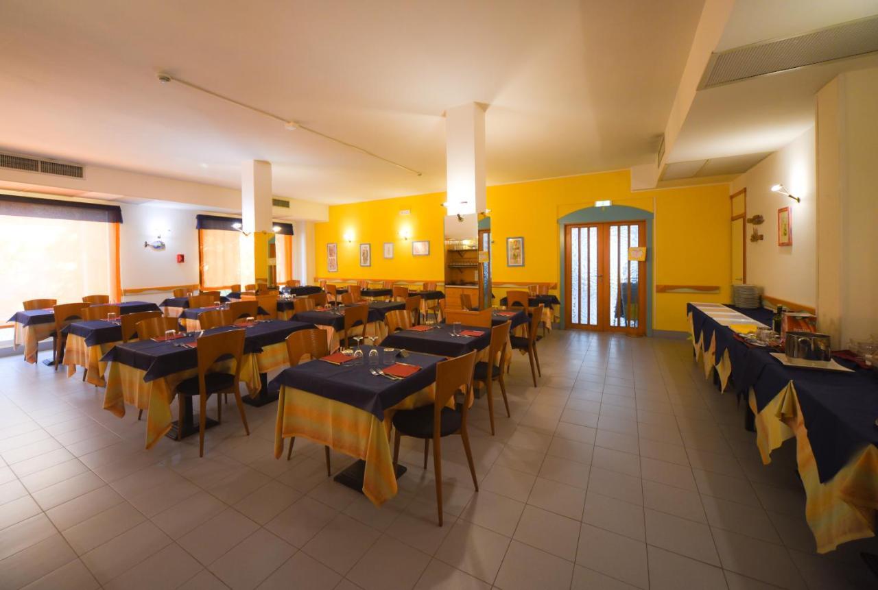 Hotel Kon Tiki San Vincenzo Dış mekan fotoğraf