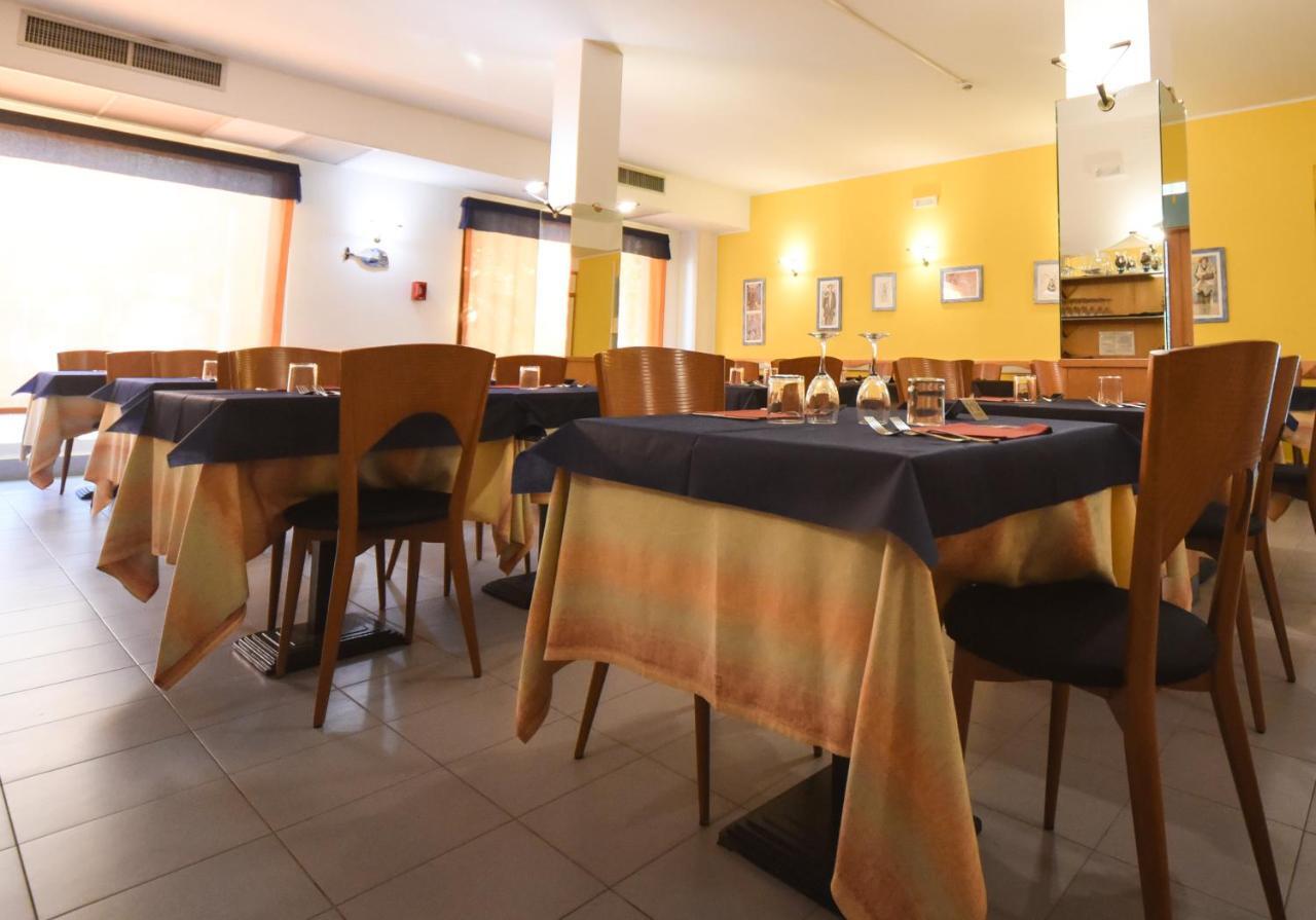 Hotel Kon Tiki San Vincenzo Dış mekan fotoğraf