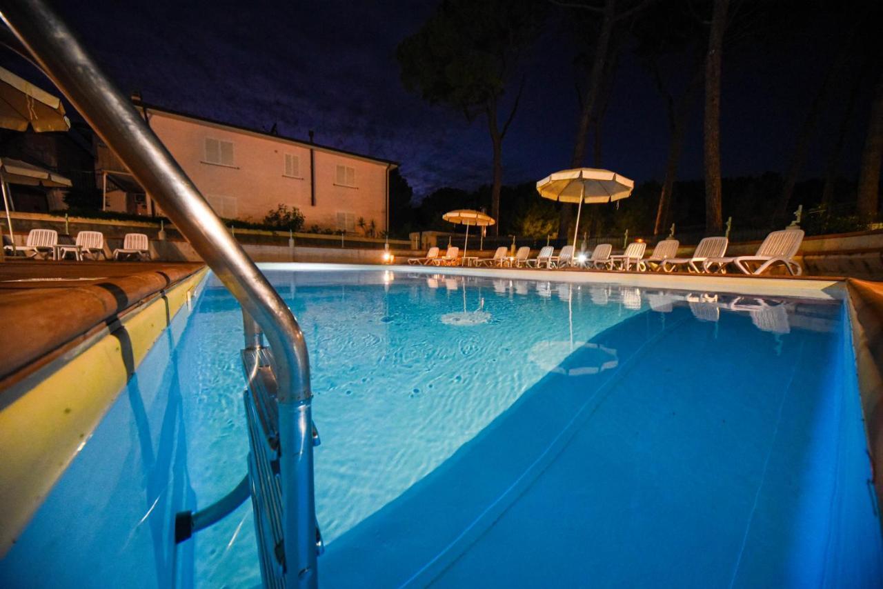 Hotel Kon Tiki San Vincenzo Dış mekan fotoğraf