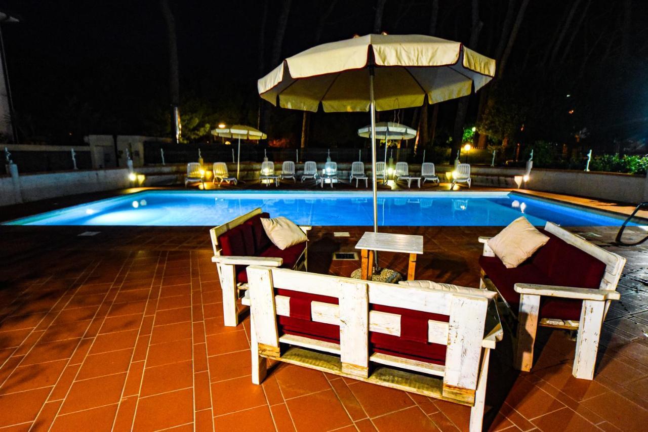 Hotel Kon Tiki San Vincenzo Dış mekan fotoğraf